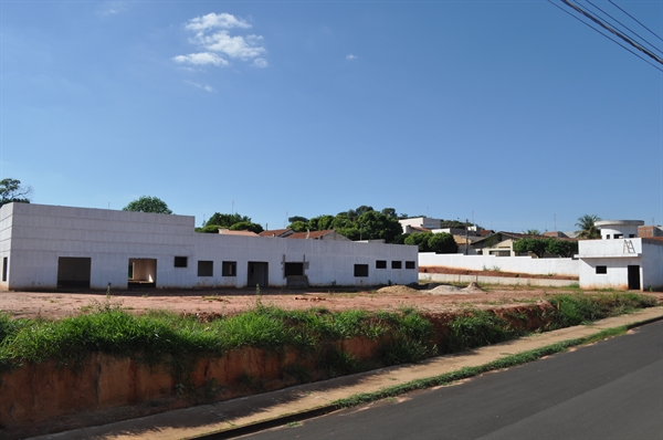 A obra do Tiro de Guerra será a primeira a ser visitada pelo prefeito João Dado e presentes que estiverem no ônibus (Foto: Gabriele Reginaldo/A Cidade)