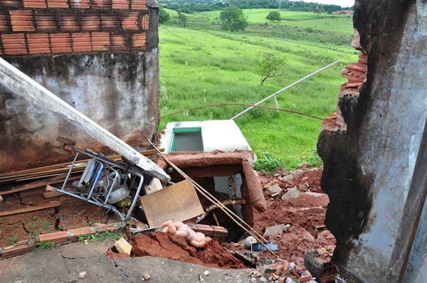 Engenheiro da Defesa Civil alerta sobre sinais de risco em residências