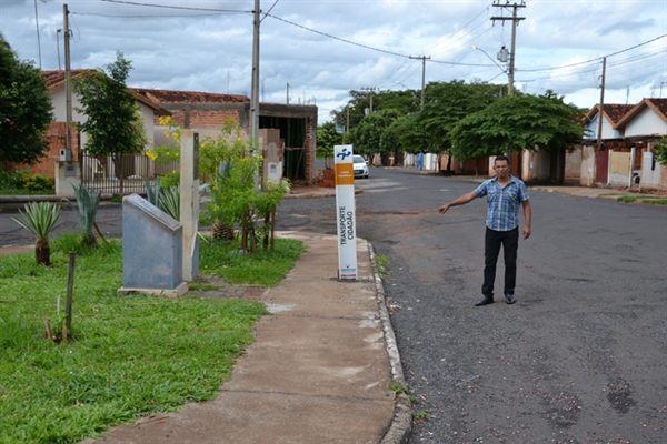 Moradores querem cobertura de ponto de ônibus