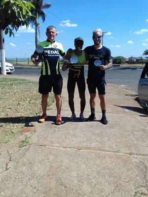 Osmani Furniéles Bórba, Jorge Gomes da Silva, e Vinícius Moretti participaram da 2ª edição Cross Duathlon em Paraíso (Foto: Divulgação)