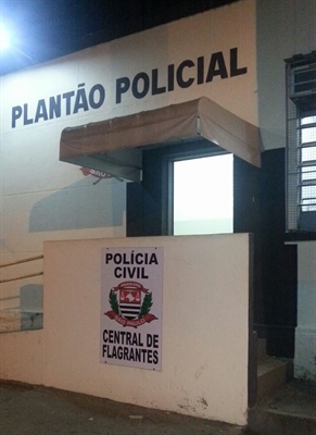 O rapaz foi conduzido para o Central de Flagrantes de Votuporanga e encaminhado para a cadeia pública de Guarani D’Oeste