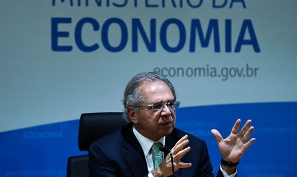 Extensão do auxílio seria mais 'focalizada' e atenderia 32 milhões de brasileiros, segundo o ministro (Foto: Divulgação/Ministério da Economia)