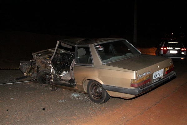 Três pessoas ficam feridas em dois acidentes