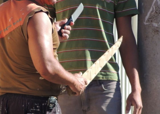 Crime aconteceu em maio de 2013; em reconstituição feita pela Polícia um mês depois, duas armas teriam sido usadas