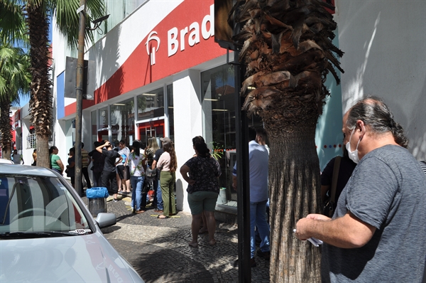 Filas nos bancos de Votuporanga não poderão passar de 30 minutos, sob pena de R$ 30 mil (Foto: A Cidade) 