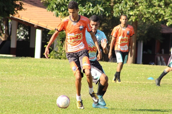 Equipe sub-17 da Votuporanguense encara o São Paulo, em Cotia, na manhã de hoje (Foto: Rafael Nascimento/CAV)