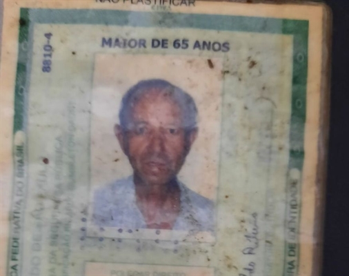 O documento de Osvaldo Ribeiro foi encontrado a poucos metros do corpo; família do idoso já tinha registrado boletim em 12 de abril  (Foto: Reprodução)