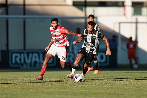 CAV e Linense jogaram em Votuporanga (Foto: Rapha Marques)