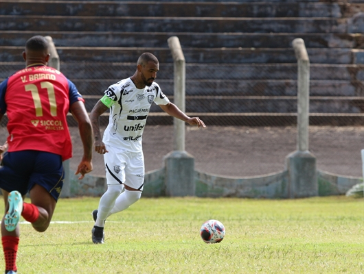 Guilherme Café assumiu a braçadeira de capitão e já puxou a responsabilidade para cobrar reação do elenco (Foto: Assessoria)