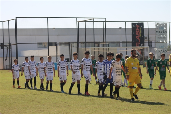 As equipes sub-11 e sub-13 da Votuporanguense enfrentaram o Tanabi na Arena Plínio Marin (Foto: Leandro Barbosa)