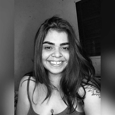 Adrielly Neves, 21 anos