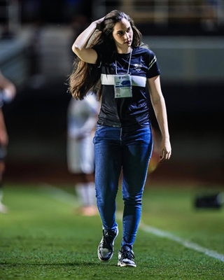 O trabalho de Ísis Madi Borges pode inspirar outras mulheres que querem atuar no mundo do futebol (Foto: Arquivo Pessoal)