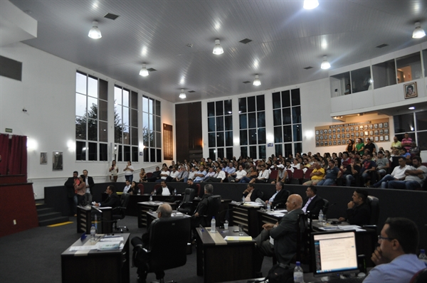 Com casa lotada, a segunda sessão da Câmara Municipal  contou com vários discursos (Foto: Gabriele Reginaldo/A Cidade)