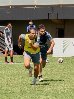 Elenco do Clube Atlético Votuporanguense treina na tarde de hoje na Arena Plínio Marin  Foto: CAV