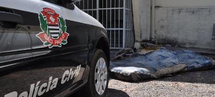 Homem preso coloca fogo em colchão na cadeia 