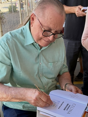 Carlos A. Baccelli estará na cidade hoje para uma palestra e lançamento de seu novo livro Foto: Instagram Carlos A. Baccelli