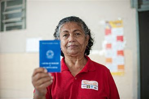 A coordenadora geral da Federação Nacional das Trabalhadoras Domésticas (FENATRAD), Luiza Batista (Foto: Fenatrad/Divulgaçao)