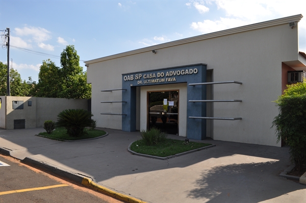 OAB entrega carteiras para os  novos advogados de Votuporanga