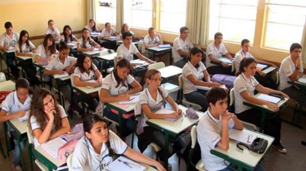 Escola abre processo seletivo de docentes