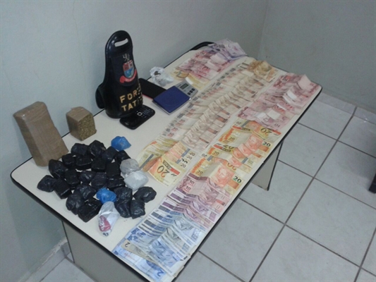 Força Tática apreende mais de 1kg de droga e prende duas mulheres no bairro Pró-povo