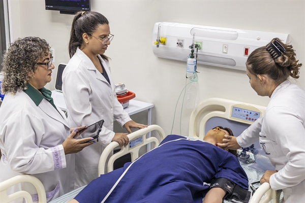 Segundo a Unifev, o desempenho da instituição no Enamed reflete o trabalho desenvolvido ao longo da graduação. Foto: Unifev