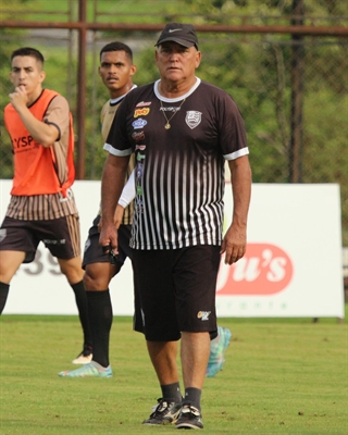 O técnico da Votuporanguense, João Valim, analisou a última partida da equipe e disse que time quer a classificação (Foto: Reprodução)