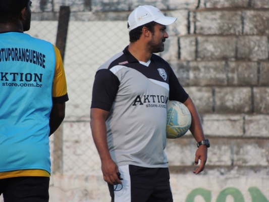 Marcelo Henrique vê CAV melhor e diz que derrota não abala confiança