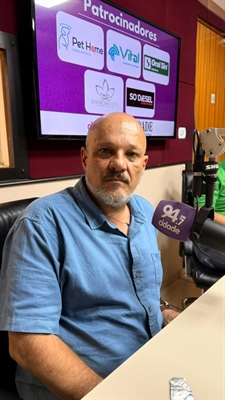 Luciano Passoni nos estúdios da rádio Cidade FM 94,7. Foto: A Cidade