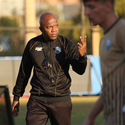 O técnico Thiago Oliveira avaliou positivamente a primeira semana de trabalhos frente à Alvinegra (Foto: Rafael Bento/CAV)