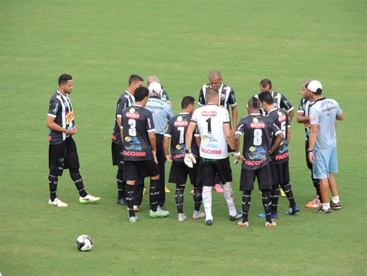 CAV volta a jogar em casa contra o forte Velo