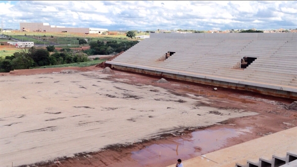 Chuvas atrasam obra da arena Plíno Marin