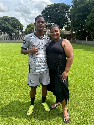 Carlos Eduardo e sua mãe Ana Amélia (Foto: Rafa Bento/CAV)