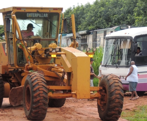 Acidente na linha férrea gera “congestionamento” de trens