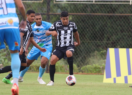 Depois de deixar escapar pontos em casa, o time joga fora e tenta pontuar para fugir da zona de rebaixamento da Série A3 (Foto: Reprodução)