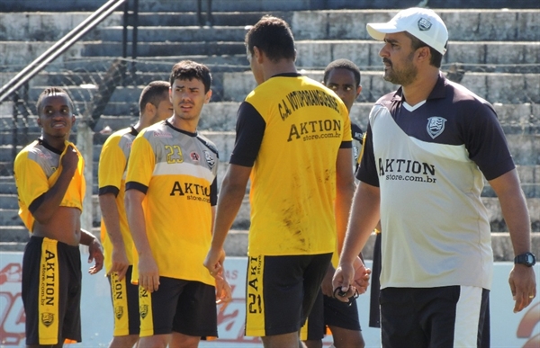 CAV confirmado com Palito e três zagueiros