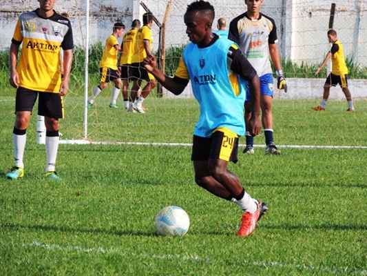 Para jogo de amanhã, atancente João Victor é o preferido para assumir a vaga do atacante Brunão, que está suspenso 