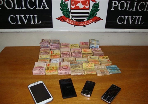 Polícia Civil apreende R$32 mil do tráfico de drogas em operação