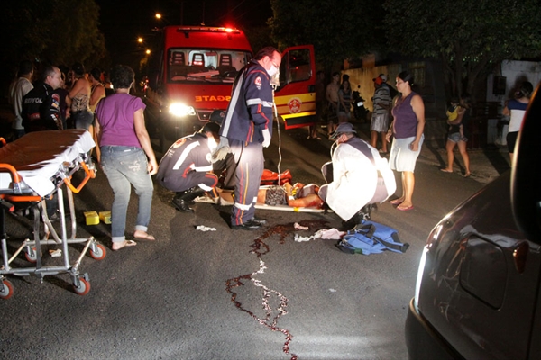 Três pessoas são esfaqueadas por vizinho no CDHU