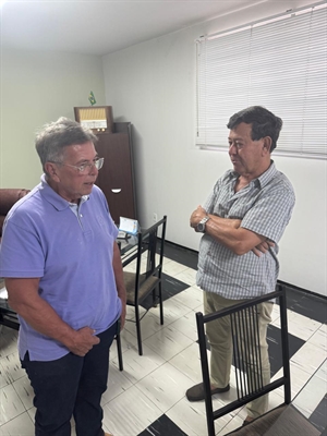 Carlão no jornal A Cidade: uma decisão pensada e amadurecida do deputado. A cidade perde uma cadeira na Assembleia, mas ganha um novo projeto político (Foto: A Cidade)