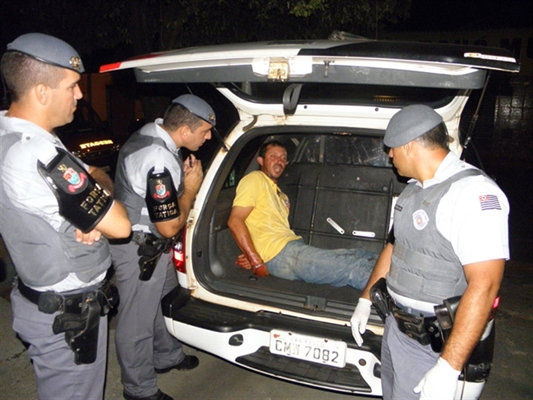 Homem que matou mulher com facadas é julgado