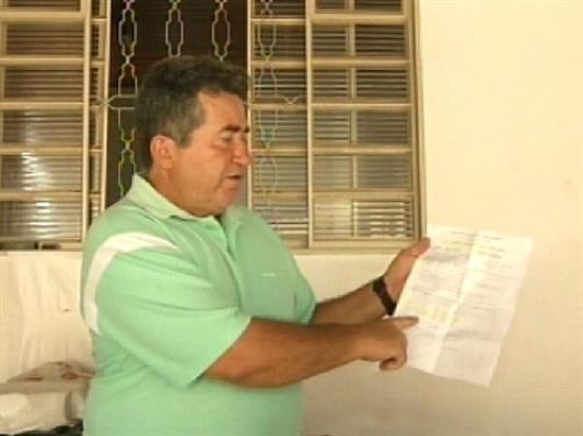 Erro no cartório faz homem ter de provar que está vivo 