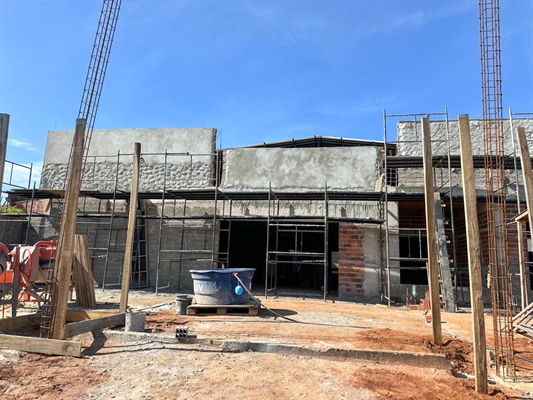 Representantes do Ministério da Saúde e lideranças locais visitaram a obra da unidade. Foto: Prefeitura de Votuporanga