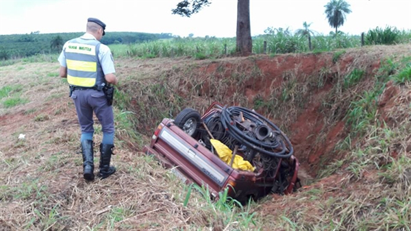 Três pessoas ficam feridas em violento acidente em rodovia