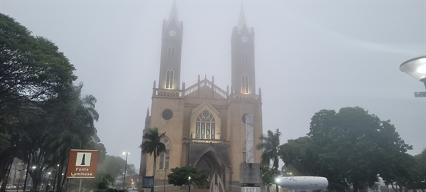 A chuva chega à cidade logo na madrugada de domingo   Foto: A Cidade