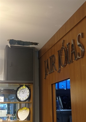 O crime foi descoberto na manhã de hoje, quando funcionários chegaram para trabalhar (Foto: A Cidade)