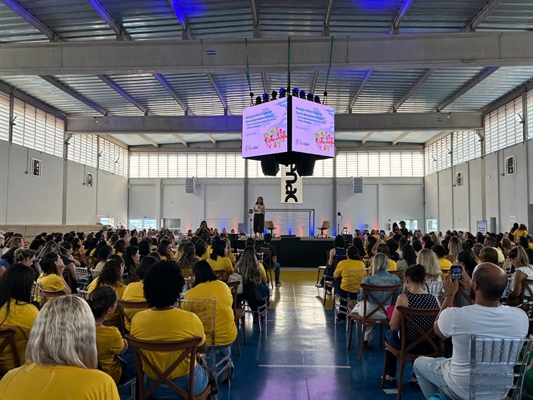 Encontro reuniu profissionais da educação infantil em Votuporanga; Evento continua hoje até às 16h. Foto: A Cidade