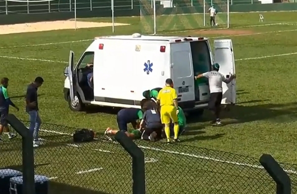 O jogador Ryan Henrique, do Tanabi, recebeu alta após dias hospitalizado na UTI do HB Rio Preto, depois de um choque de cabeça durante partida (Foto: Reprodução/FPF TV)