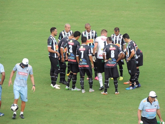 CAV busca reabilitação contra o Monte Azul