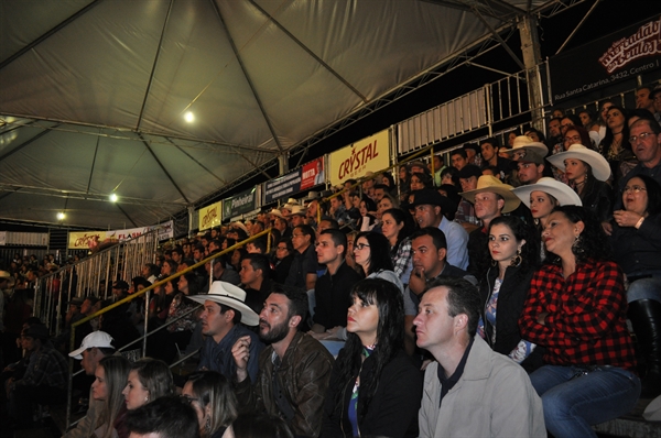 O 1º Fisav Rodeio Show foi realizado em Votuporanga entre os dias 3 e 8 de agosto de 2017 (Foto: A Cidade)