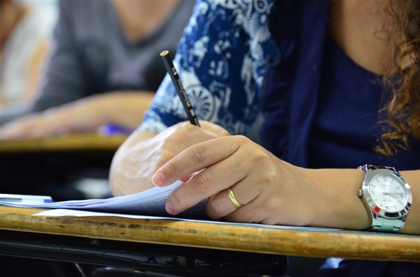 Os salários vão de R$ 2 mil a R$ 5 mil para cargos de ensino fundamental, ensino médio e superior (Foto: Prefeitura de Votuporanga)